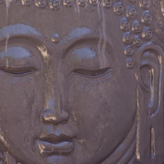 tête de Bouddha de face