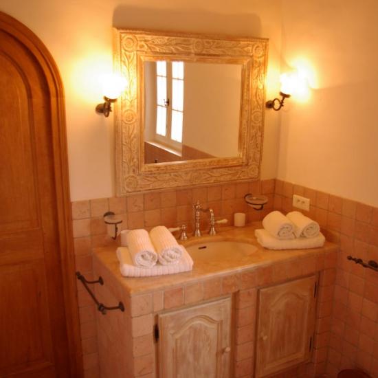 Salle de bains provençale